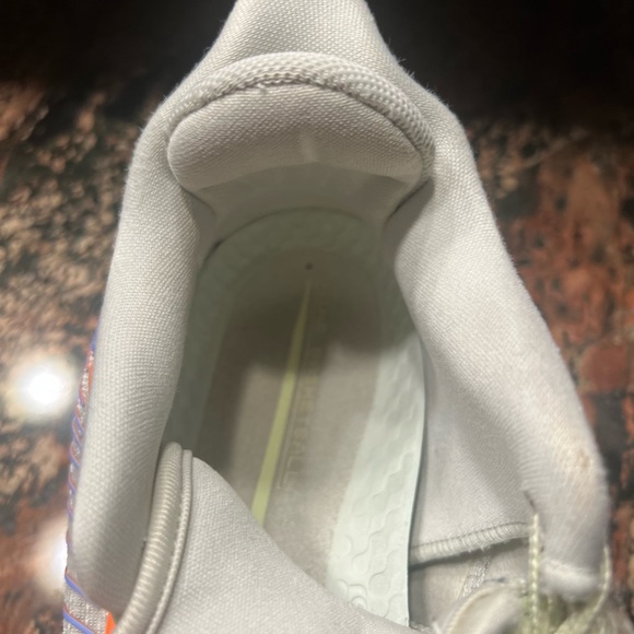 Nike BB’s size 9 Mens. Soft lime green, purple and tangerine. - Picture 3 of 7